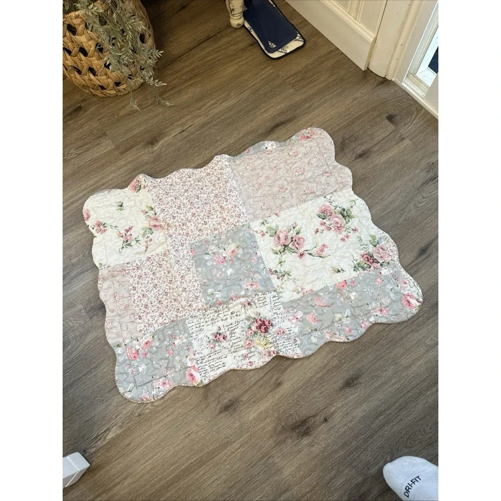 Queen pillow‎ shams, reversible Floral Patchwork, Beautiful Condition
